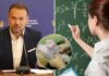 В Минобразования пообещали поднять зарплаты учителям: кто и сколько получит