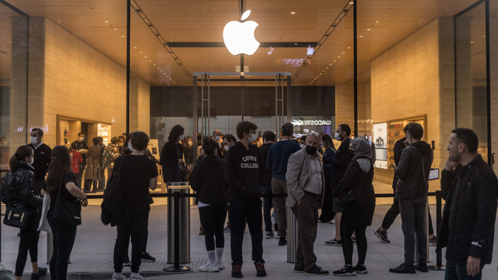 Продукция Apple в Турции подорожала в 2 раза из-за обвала лиры