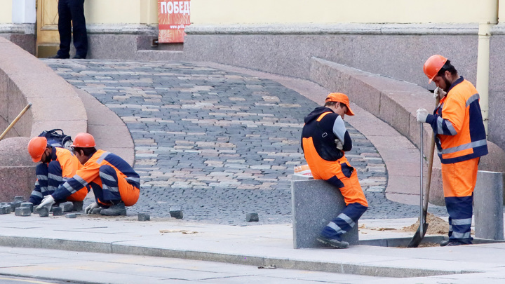 Слабый рубль снижает привлекательность РФ для мигрантов-рабочих