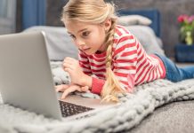 Планшеты вместо учебников: в США выросло первое поколение, которое в когнитивном плане слабее своих родителей