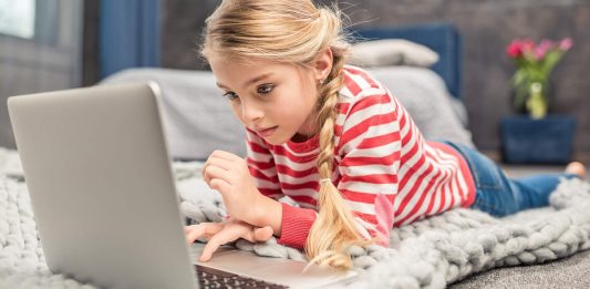 Планшеты вместо учебников: в США выросло первое поколение, которое в когнитивном плане слабее своих родителей