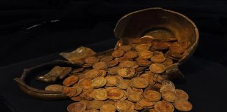 В Торжке нашли клад из 409 золотых монет позднейшей Российской империи